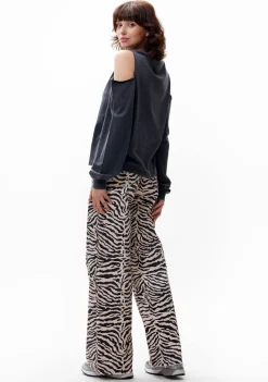 Shirts><noscript><img width=