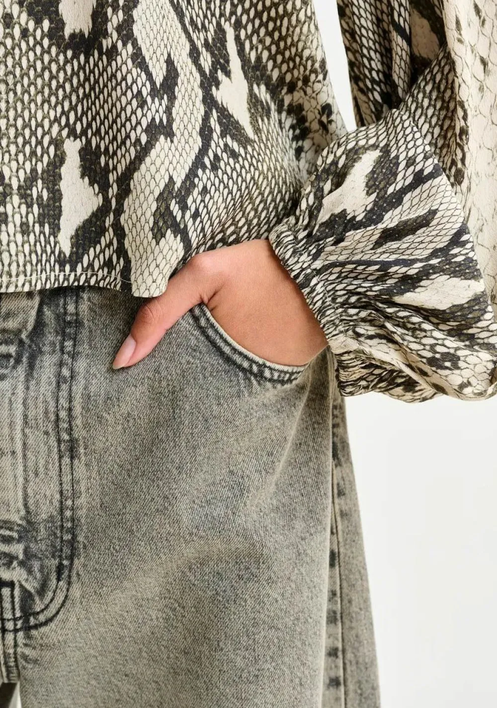 Blouses>ESSENTIEL ANTWERP BLOUSE Zwart