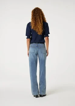 Truien><noscript><img width=