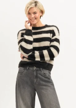 Truien><noscript><img width=