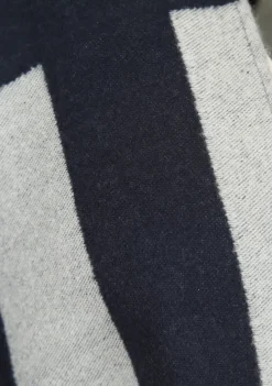 Truien><noscript><img width=