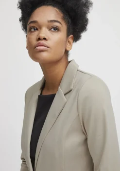 Blazers & Jasjes><noscript><img width=