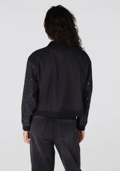 Blazers & Jasjes|Jassen><noscript><img width=