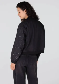 Blazers & Jasjes|Jassen><noscript><img width=