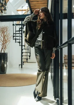 Truien><noscript><img width=