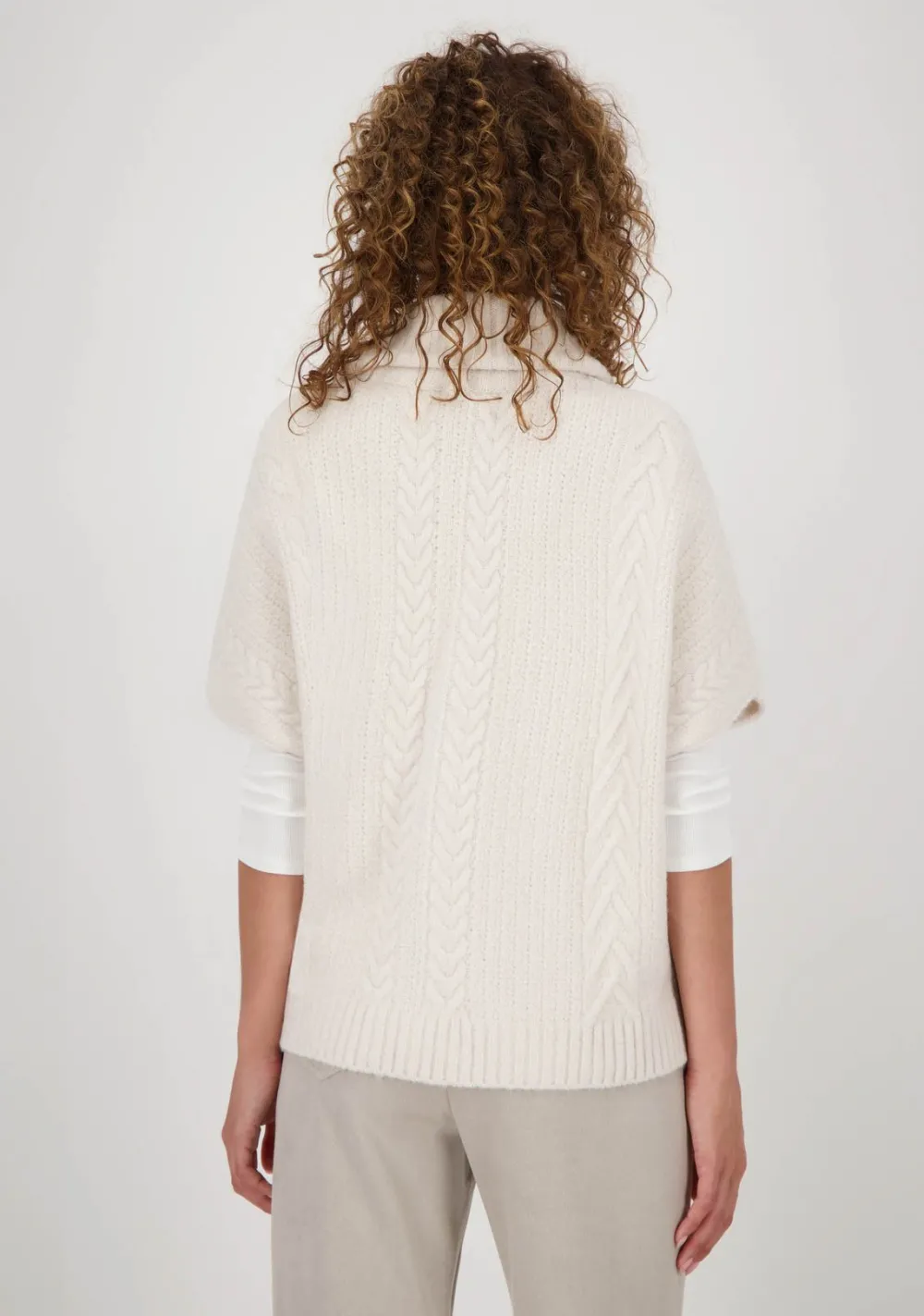 Vesten>MONARI VEST Off white