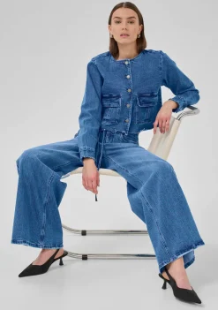 Blazers & Jasjes><noscript><img width=