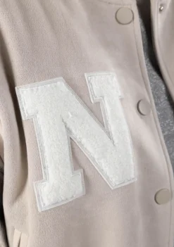 Blazers & Jasjes|Jassen><noscript><img width=