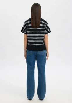 Truien><noscript><img width=