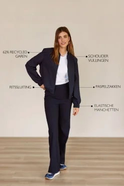 Blazers & Jasjes|Jassen><noscript><img width=