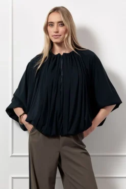 Blazers & Jasjes><noscript><img width=