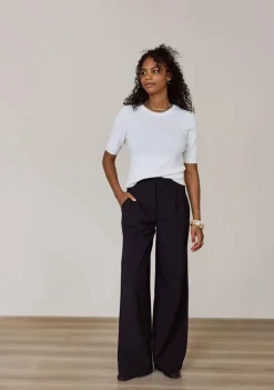 Truien><noscript><img width=