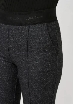 Broeken><noscript><img width=