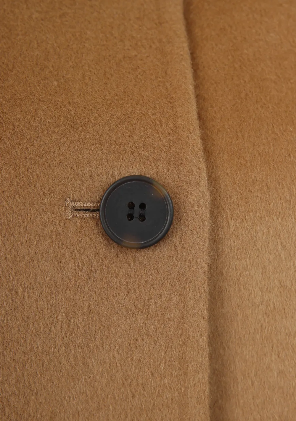 Winterjassen>WITH BLACK MANTEL Beige