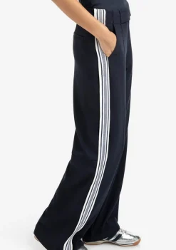 Broeken><noscript><img width=